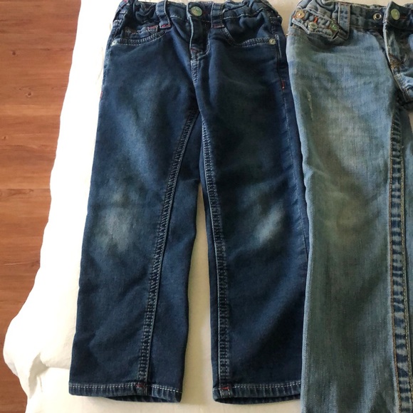 5 pairs of True Religion jeans. - Picture 6 of 8